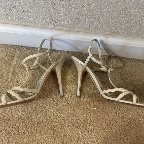 Strappy Aldo sandals! Perfect for spring! 💐🌻🌷 - Picture 2 of 8